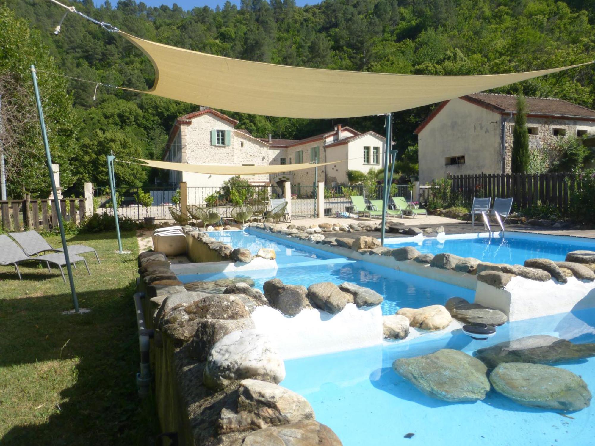 Chateau Du Fraissinet, 6 Gites Sleeping 2-8 Guests, Pool And River On Site La Tronche  Екстериор снимка