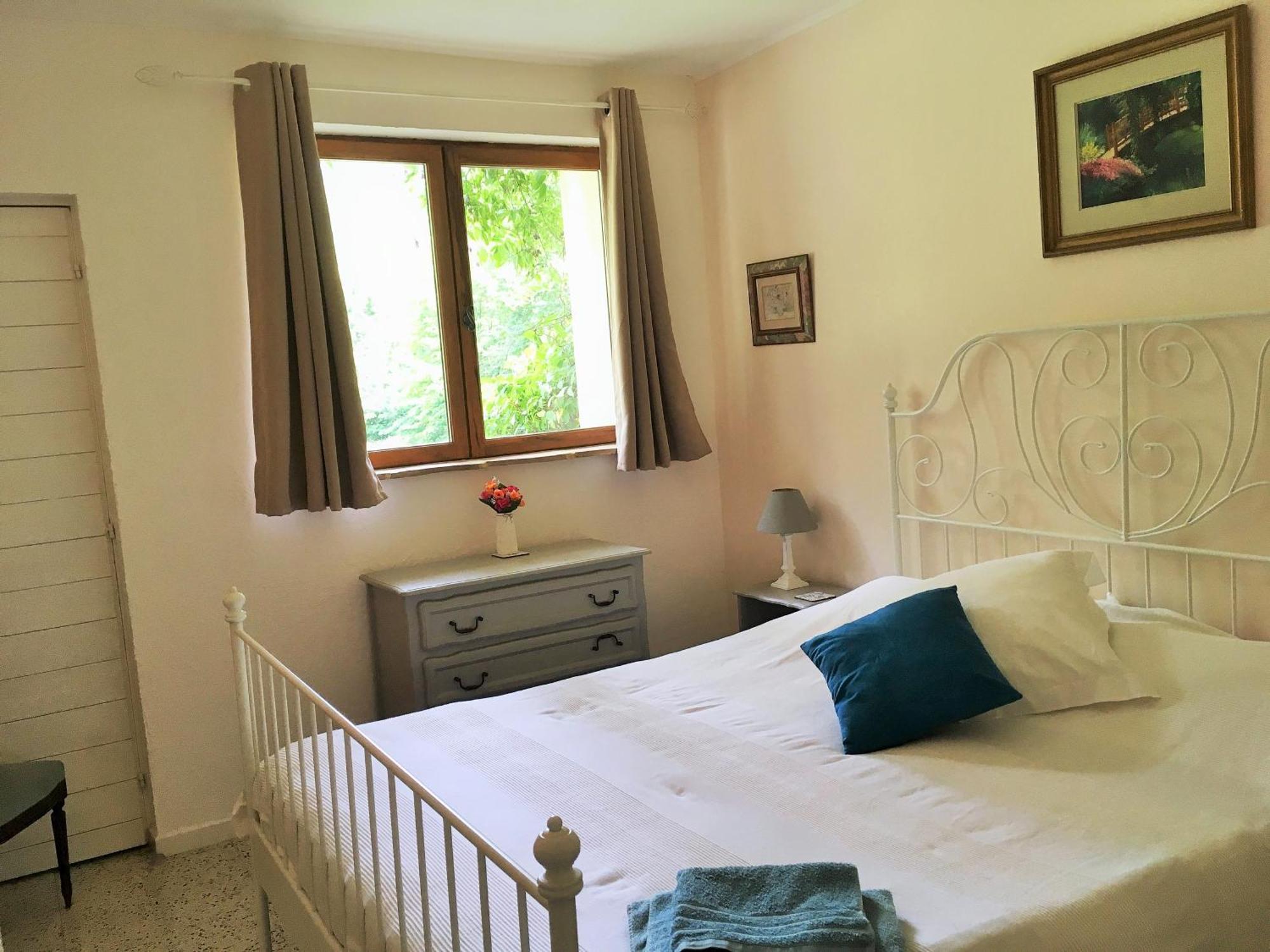 Chateau Du Fraissinet, 6 Gites Sleeping 2-8 Guests, Pool And River On Site La Tronche  Екстериор снимка