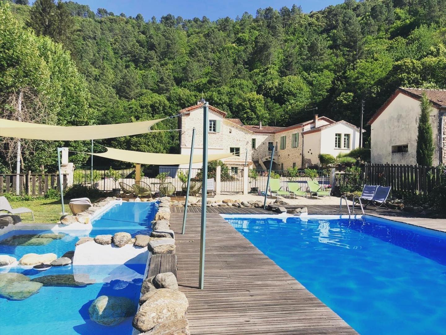 Chateau Du Fraissinet, 6 Gites Sleeping 2-8 Guests, Pool And River On Site La Tronche  Екстериор снимка