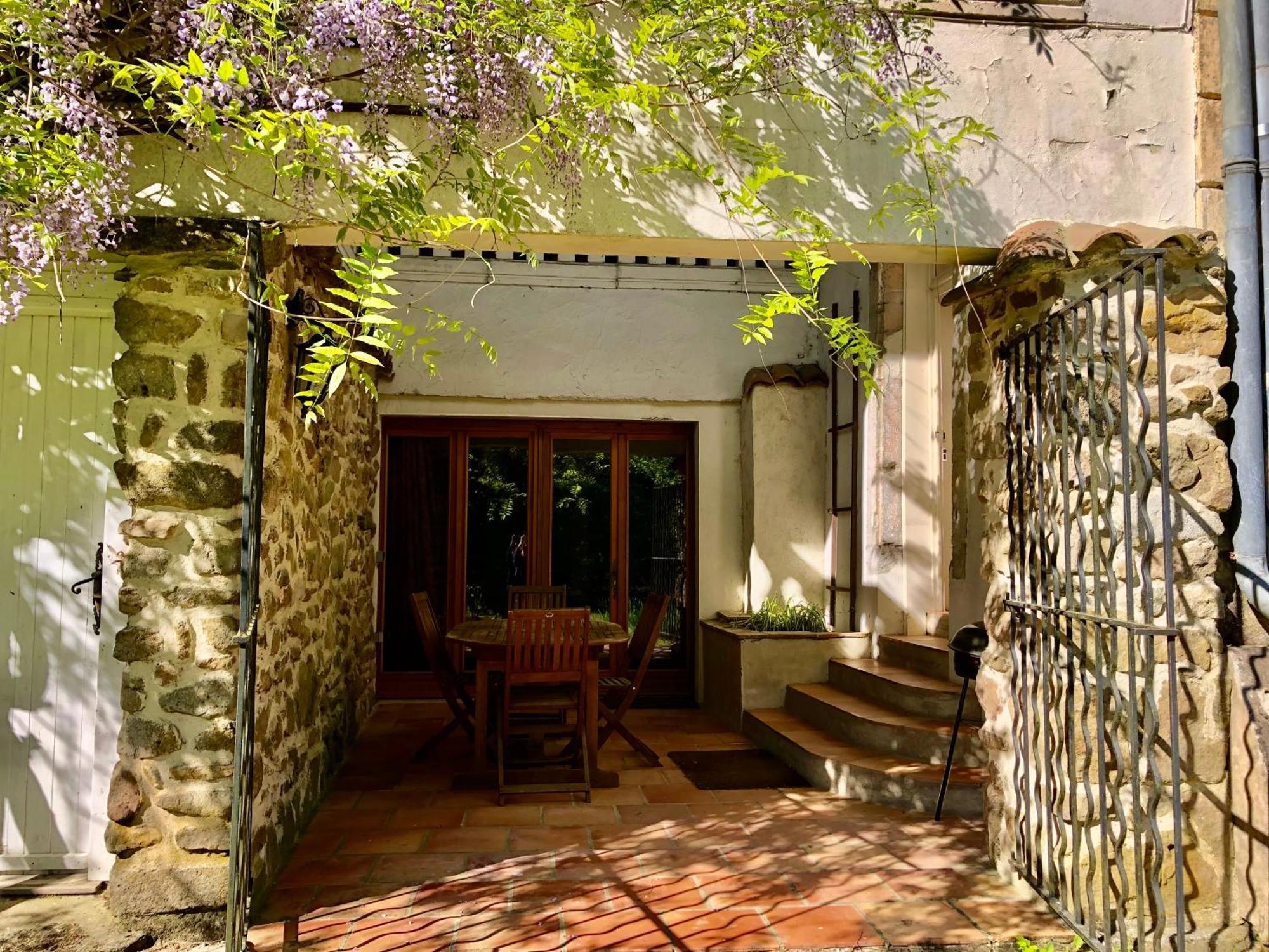 Chateau Du Fraissinet, 6 Gites Sleeping 2-8 Guests, Pool And River On Site La Tronche  Екстериор снимка