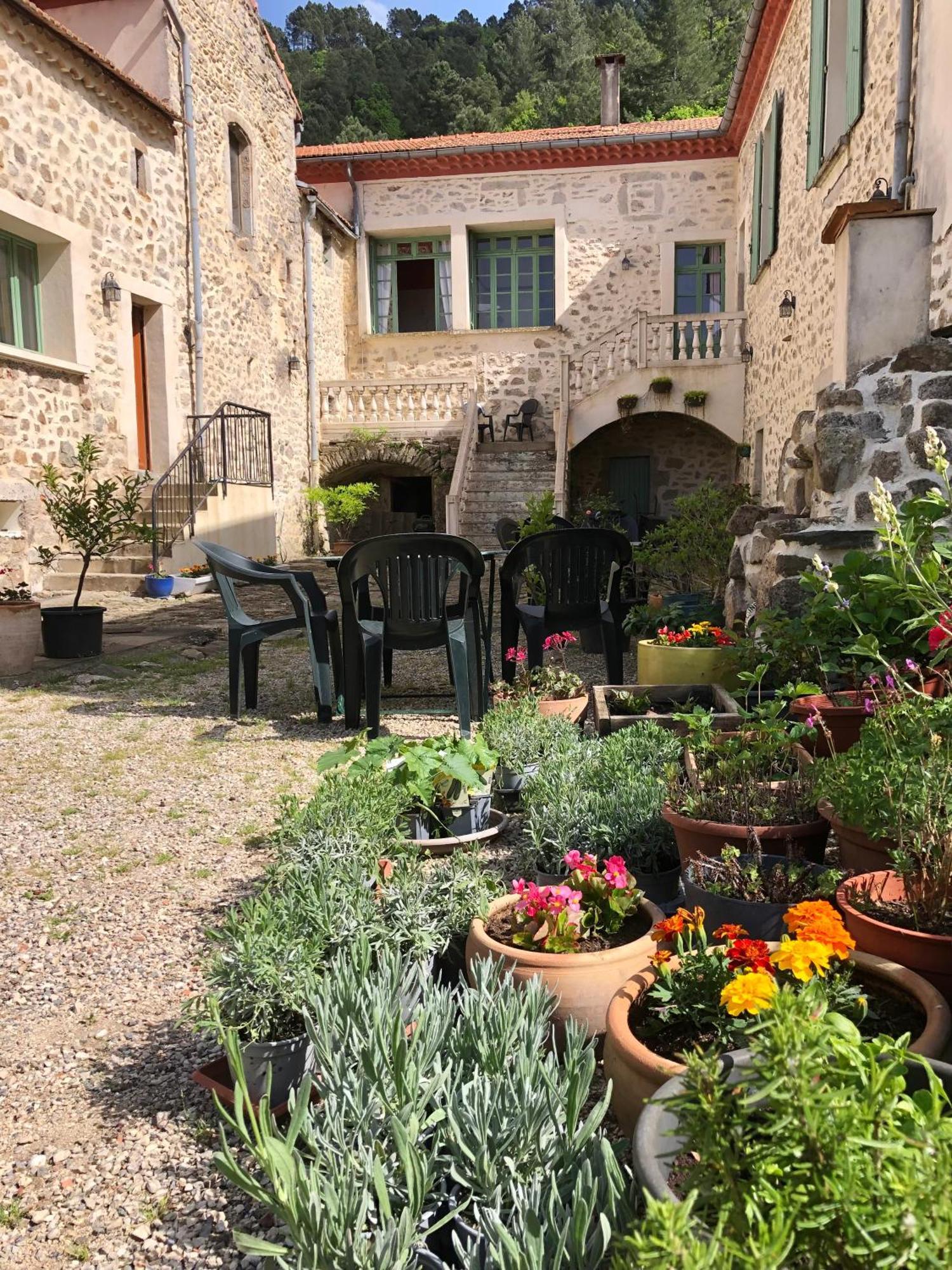 Chateau Du Fraissinet, 6 Gites Sleeping 2-8 Guests, Pool And River On Site La Tronche  Екстериор снимка
