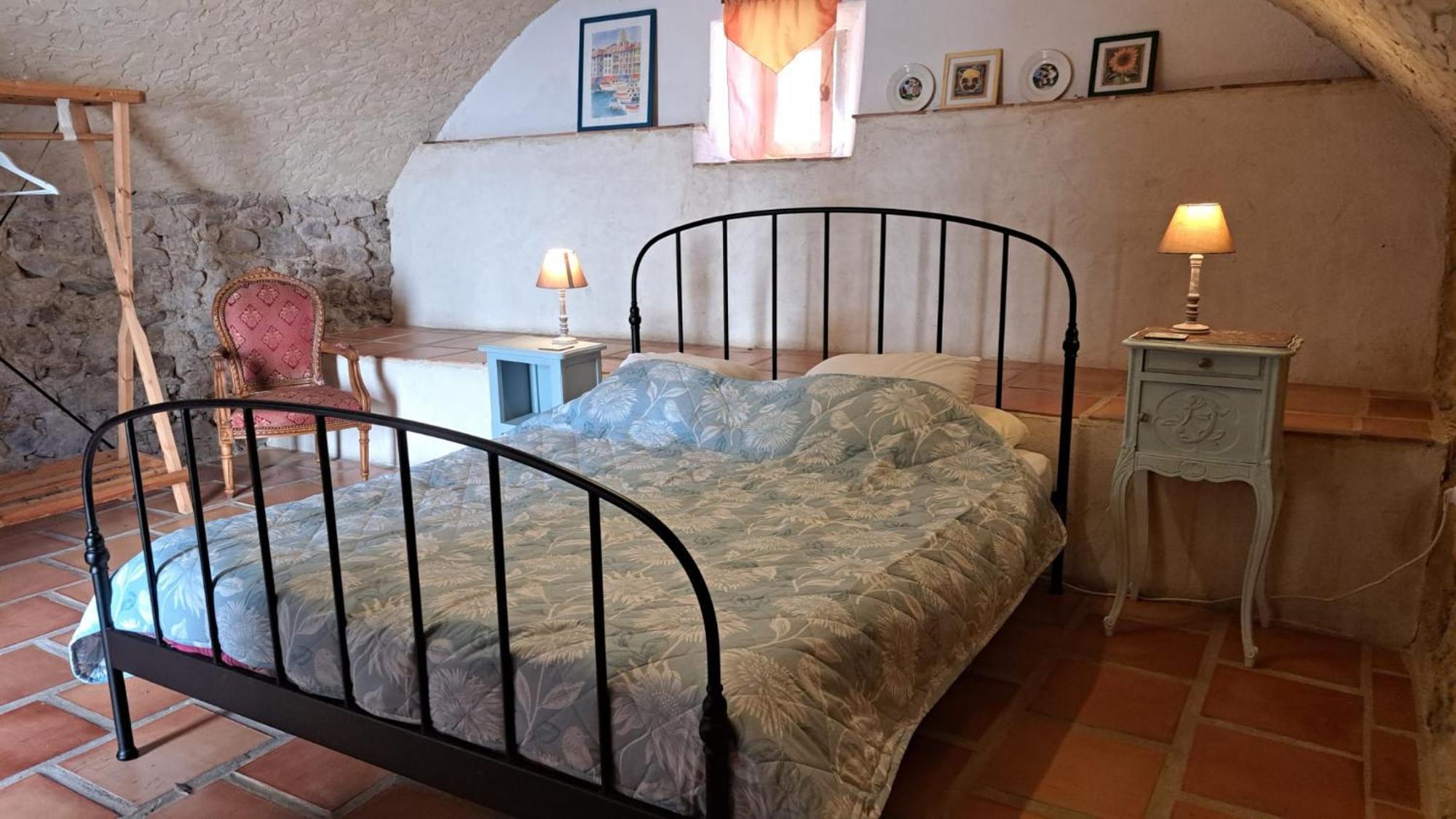 Chateau Du Fraissinet, 6 Gites Sleeping 2-8 Guests, Pool And River On Site La Tronche  Екстериор снимка